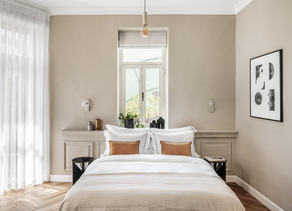 Suite with Balcny Bad