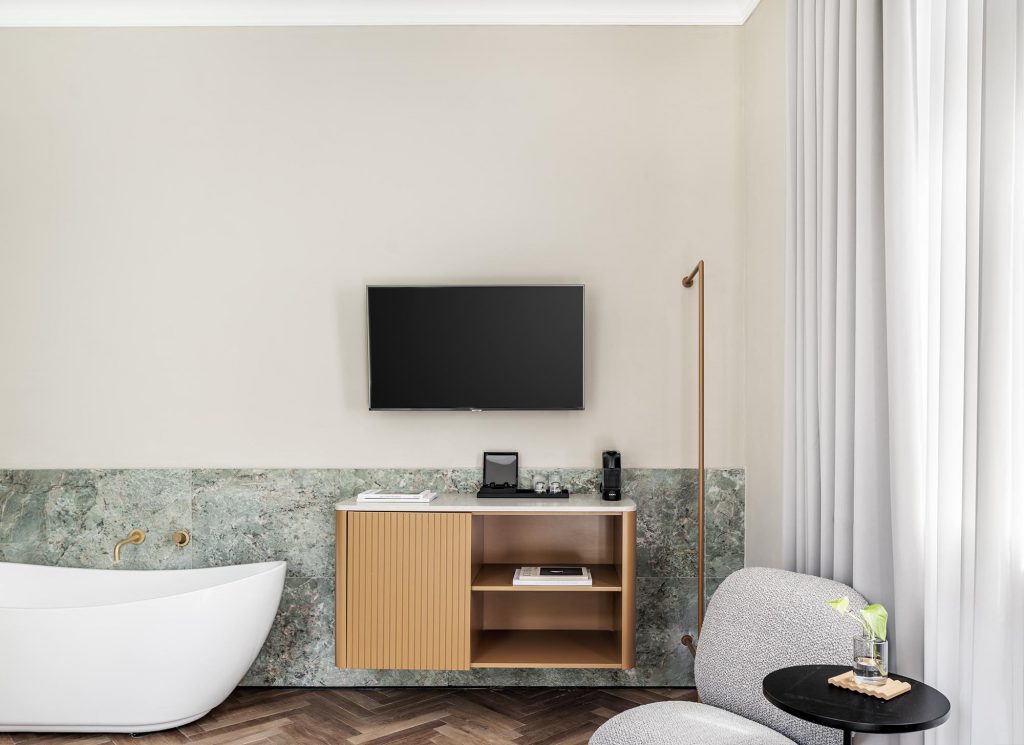 Suite with Balcny TV